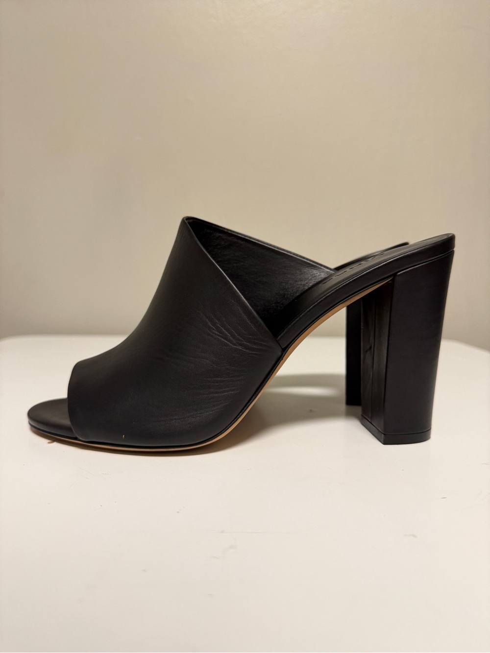 Vince Hanna Black Leather Block Heel Mule Sandals Open Toe Women’s US 8